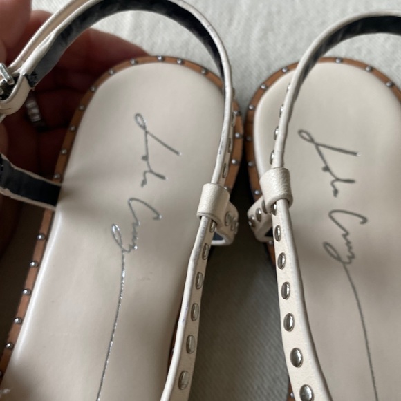 Anthropologie BNWT Lola Cruz off white ruffle studs Statement flat sandal LOVE♥️ - Picture 9 of 10